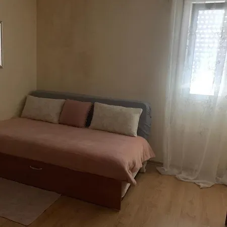 Carlotta Home * Lizbona